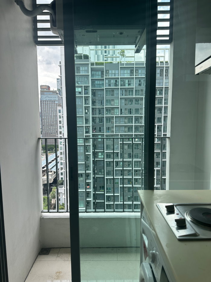 picture Available & Ready to move in! ✨🥰 12,000 THB | Next to BTS On Nut (30 m) | IDEO Mobi Sukhumvit 81 | Contact Line ID: katk03 - 13/17