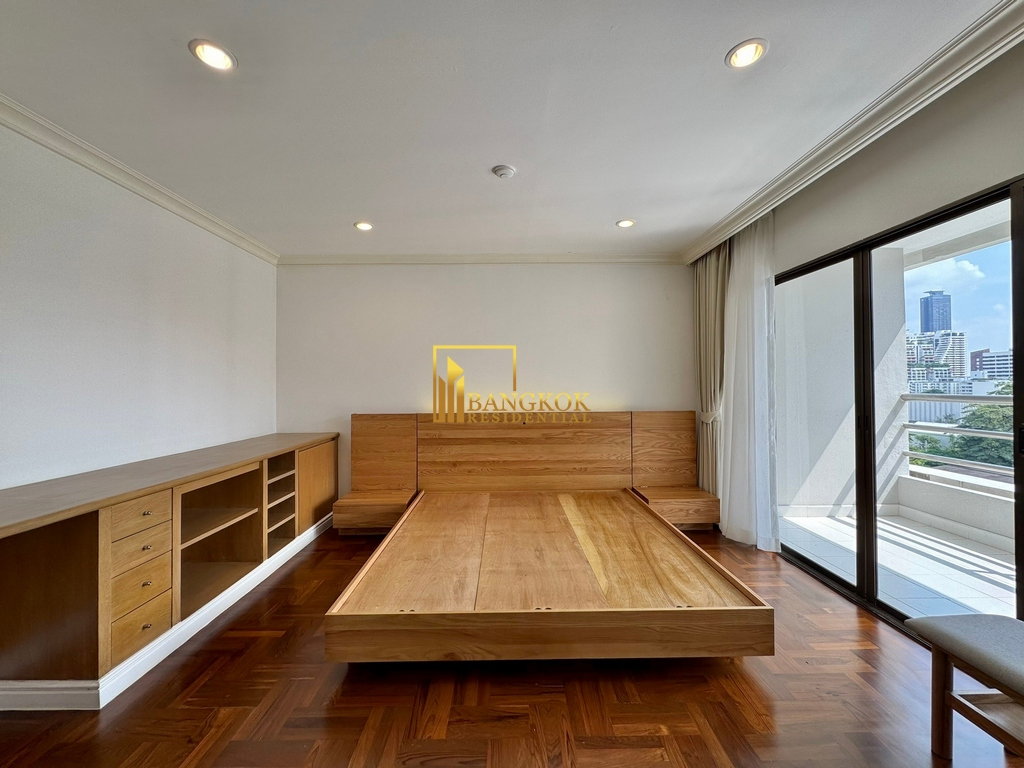 รูป Renovated 3 Bedroom Duplex Apartment in Sukhumvit 31 Area - BR0865AP - รูปที่ 13/48