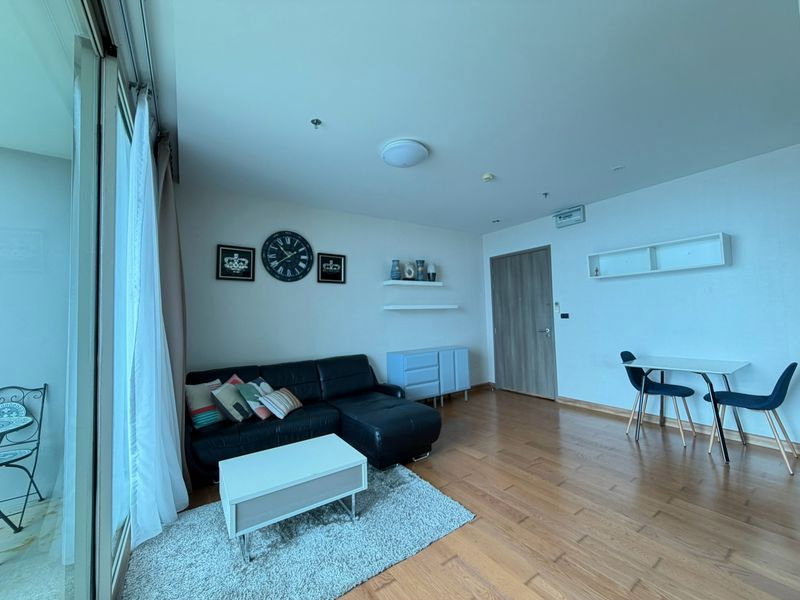 picture Condo for sale, beachfront, Marina Bayfront Sriracha. Beautiful unit, rare location. - 5/9