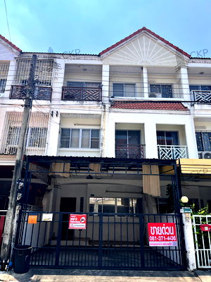Townhouses for sale Central Plaza Westgate : 3-story townhouse for sale with mezzanine, located in Tha Iit – Ratchaphruek area. 24.7 sq.wa. Fully functional. Mueang District, Nonthaburi. | 93371