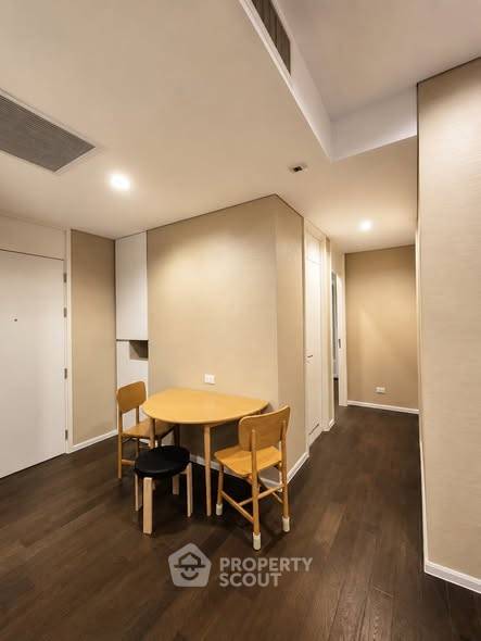 picture 35th-Floor 2-BR 57 Sqm Condo At The Saint Residences, 100m to MRT Phahon Yothin (ID 3147519) - 2/8