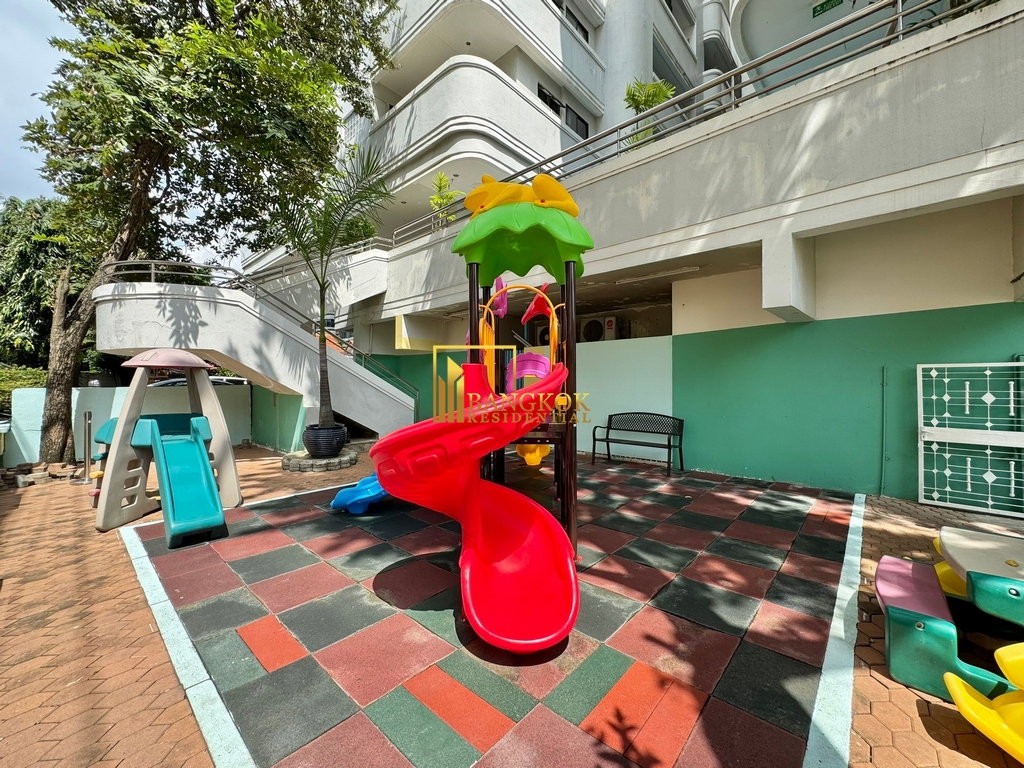 รูป Renovated 3 Bedroom Duplex Apartment in Sukhumvit 31 Area - BR0865AP - รูปที่ 42/48