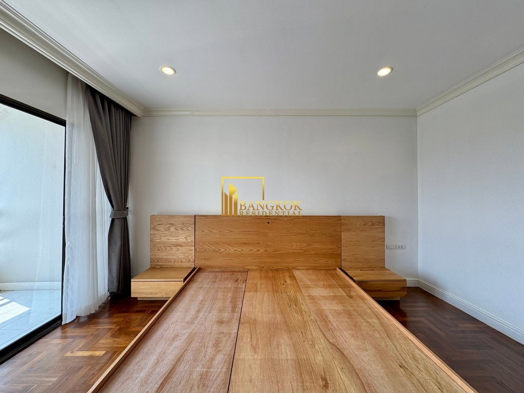 รูป Renovated 3 Bedroom Duplex Apartment in Sukhumvit 31 Area - BR0865AP - รูปที่ 21/48