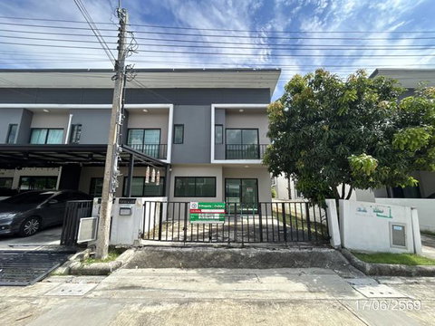 TOWN HOUSE 28.5 Sq.w. Bang Plee Samut Prakarn for 3.1M
