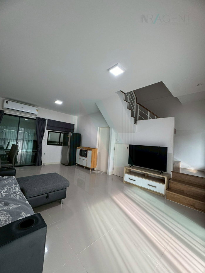 รูป 📌 ให้เช่าทาวน์เฮาส์ 3 ชั้น บ้านกลางเมือง พหลโยธิน - รามอินทรา 3 ห้องนอน 3 ห้องน้ำ - รูปที่ 2/8