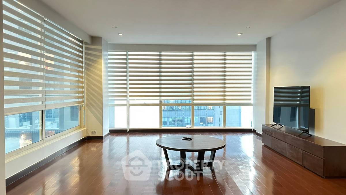 picture 3-BR Condo 265 Sqm On 17th Floor, Le Raffine Jambunuda Sukhumvit 31, BTS Phrom Phong (ID 2081471) - 2/10