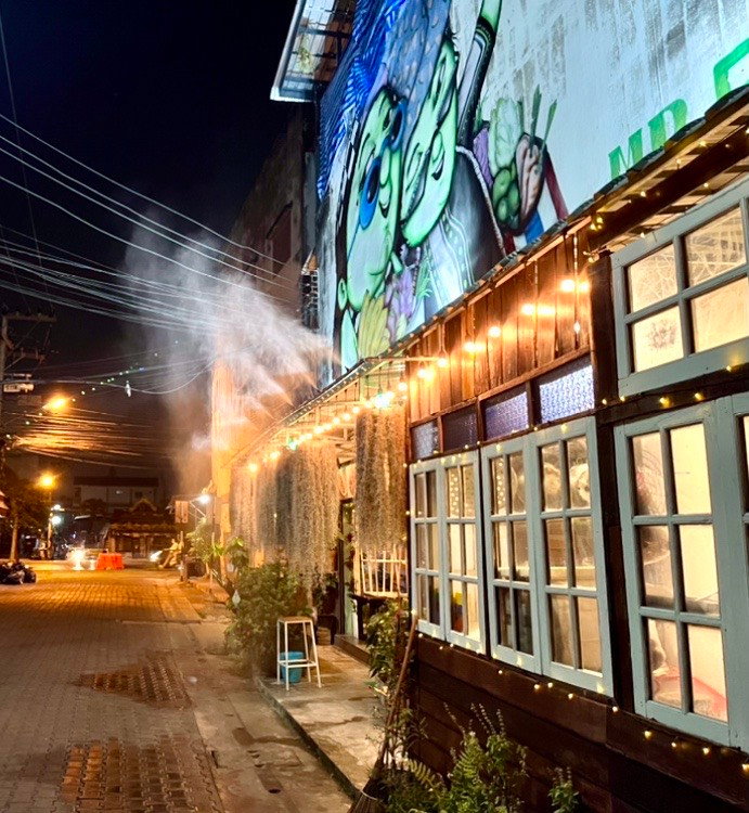 รูป เซ้งกิจการร้านอาหาร พร้อม Rooftop Bar 3 ชั้น ย่านเมืองเก่าเชียงใหม่ ทำเลทอง ใกล้ประตูท่าแพ พร้อมอุปกรณ์ครบ - รูปที่ 11/12