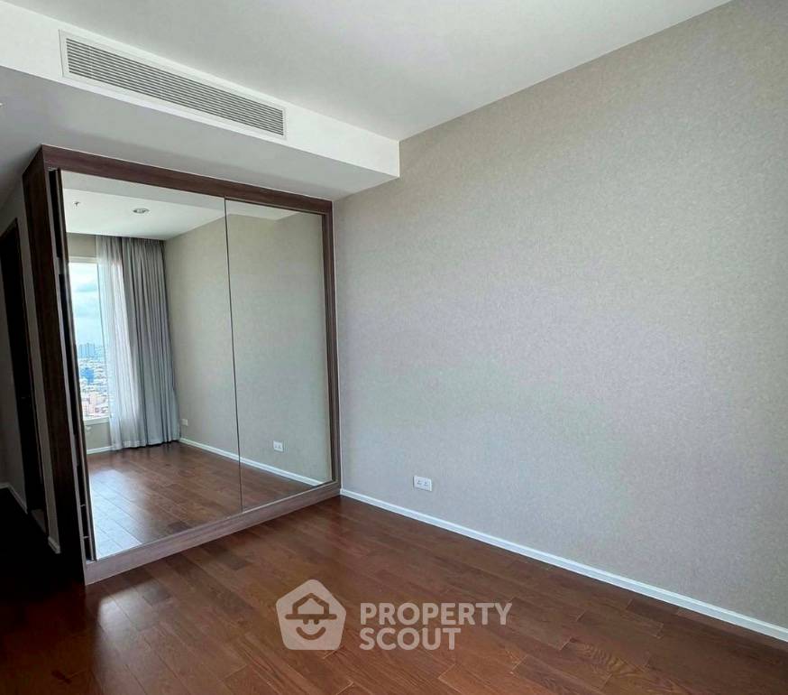 picture 2-BR Condo For Rent At Menam Residences | 22nd-Floor, 99 Sqm (ID 3121094) - 2/10