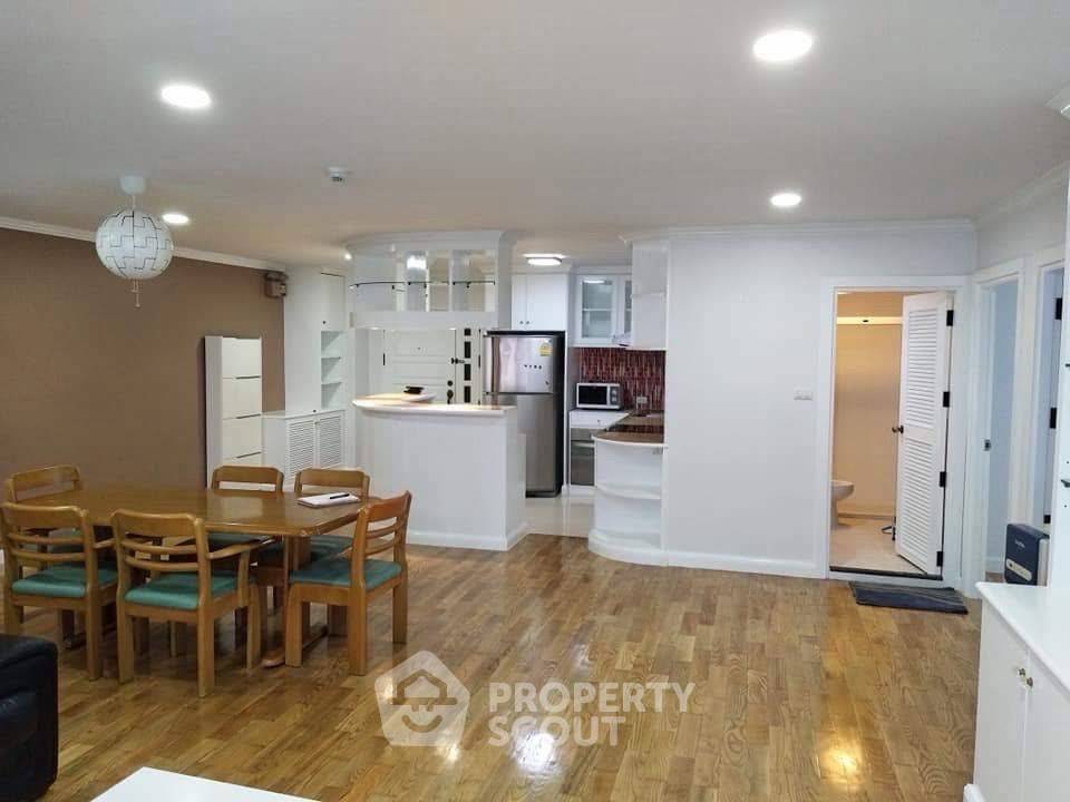 picture Condo 2-BR, 122 Sqm, 8th Floor At Supalai Place Sukhumvit 39 near BTS Phrom Phong (ID 3146355) - 3/12