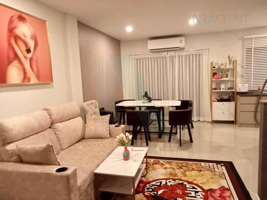 รูป 📌 ให้เช่าทาวน์เฮาส์ 3 ชั้น บ้านลุมพินี ทาวน์เพลส สุขุมวิท-ศรีนครินทร์ 3 ห้องนอน 2 ห้องน้ำ - รูปที่ 2/8