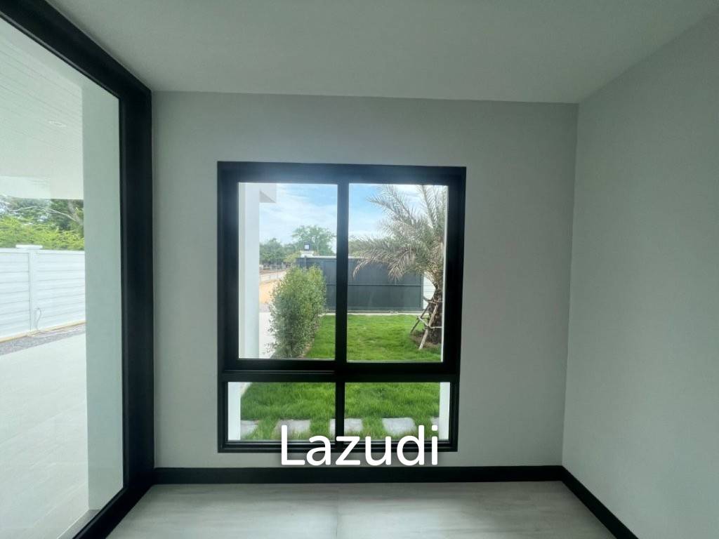 รูป SOI 102 : 2 storey luxury 4 bed pool villa - รูปที่ 25/47