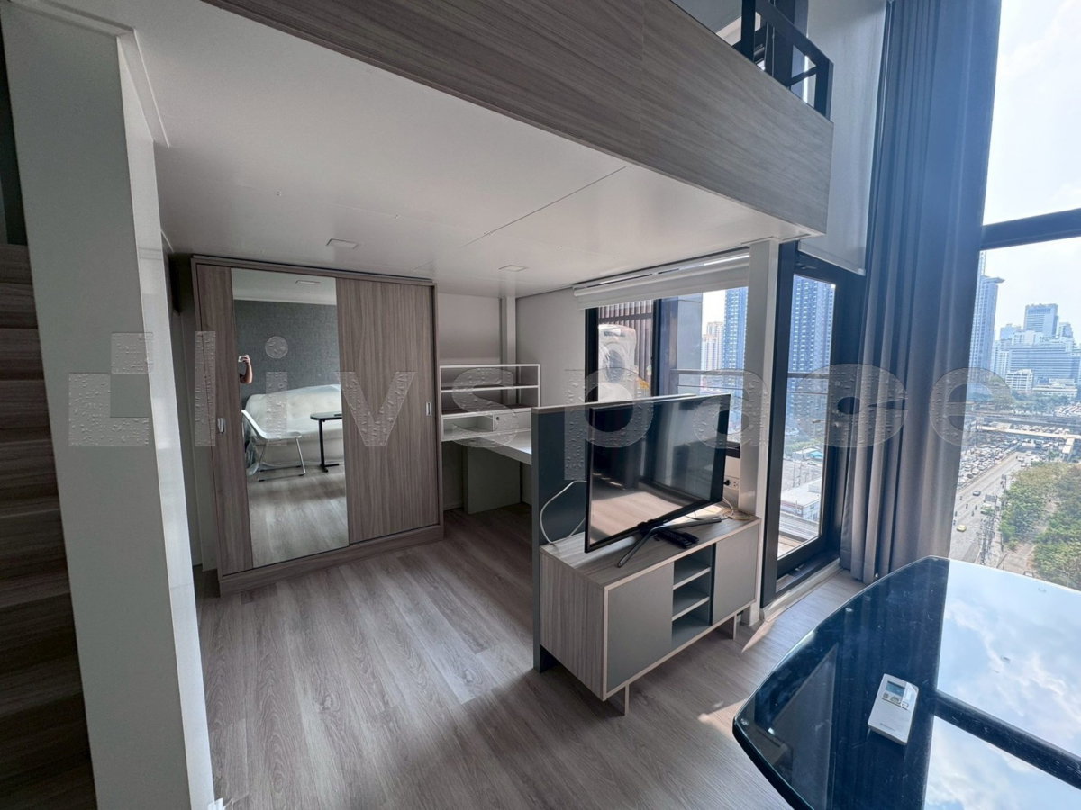 รูป ▚ L1JC02ツ ให้เช่า: Chewathai Residence Asoke 1 ห้องนอน Loft 32ตร.ม. วิวสระ 20,000 บาท/เดือน ห้องใหม่ ชั้นสูงกำลังดี✨ - รูปที่ 2/8