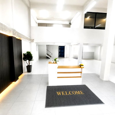 Townhouses for rent Bangna Commercial College : BITEC Bangna BITEC Sukhumvit Road 107 Home office for rent, 2 units, 3.5 floors, near BTS Bearing, Central Bangna, 540 sq m., with mezzanine, 3