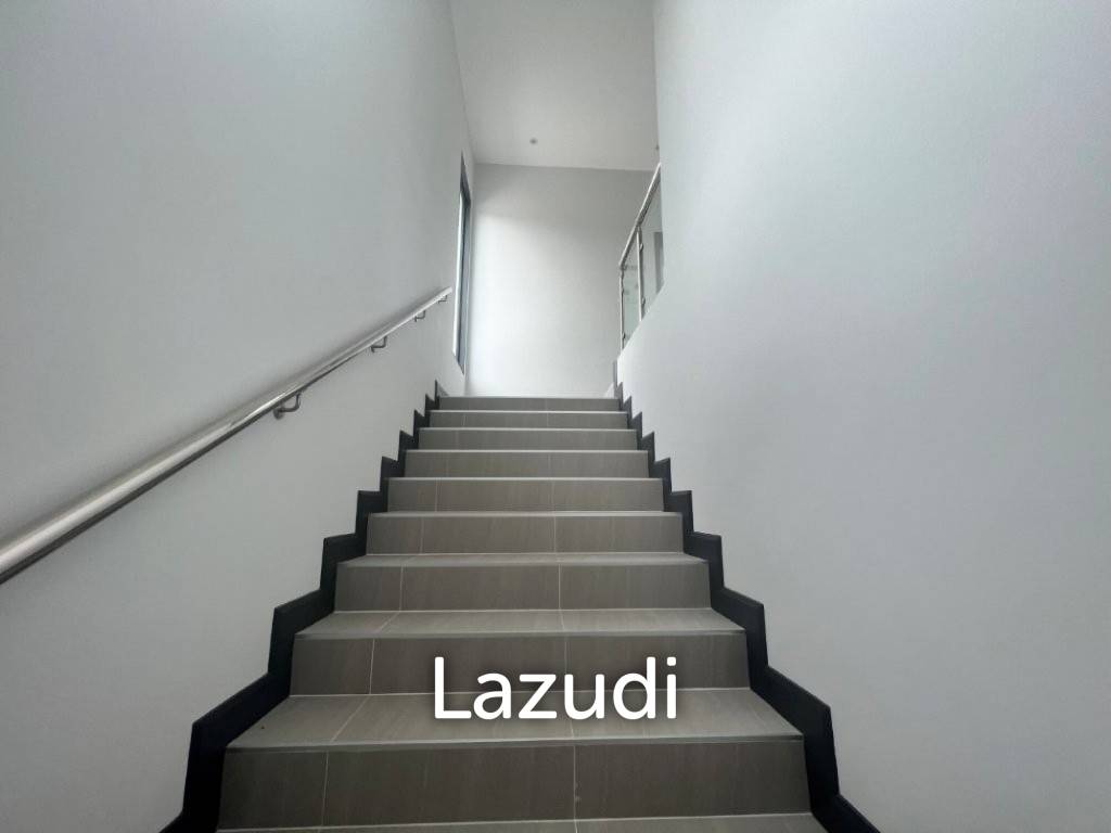รูป SOI 102 : 2 storey luxury 4 bed pool villa - รูปที่ 10/47