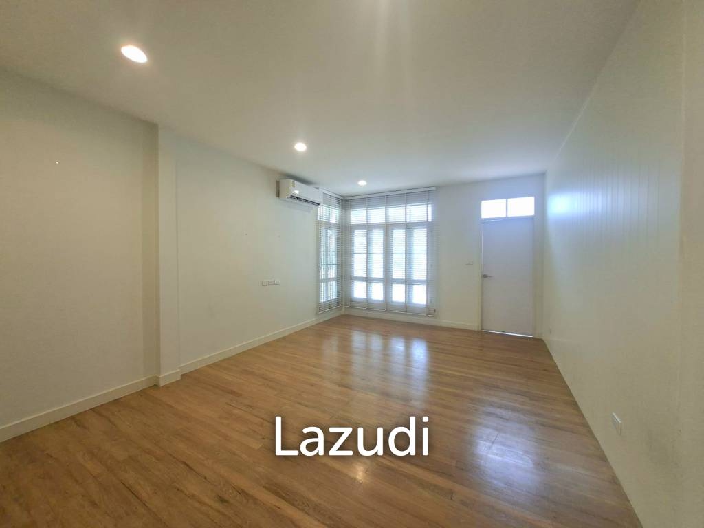 รูป บ้านเดี่ยวโมเดิร์น 280 ตร.ม. ที่ดิน 600 ตร.ม. ทำเลย่านคลองเตย - รูปที่ 19/25