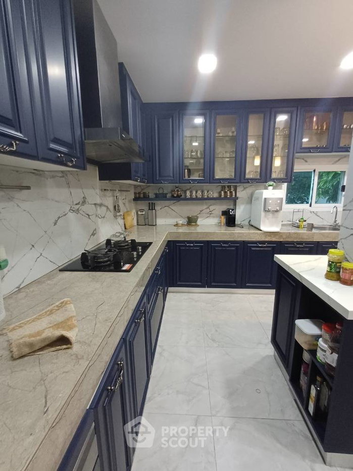 รูป บ้านเช่า 4 ห้องนอน 382 ตร.ม. เลี้ยงสัตว์ได้ ใกล้ดอกไม้ เขตประเวศ (ID 1361040) - รูปที่ 10/26