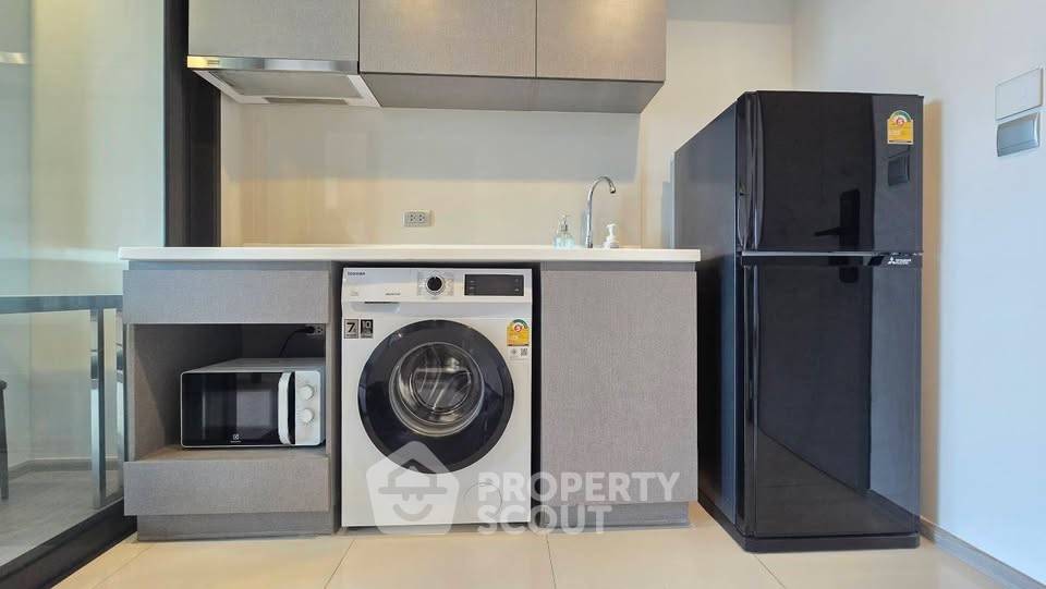 picture 1-BR Condo Life Asoke Hype, 32nd-Floor; 400m to ARL Makkasan (ID 3148909) - 3/9