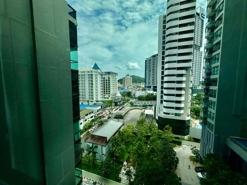 picture Ladda Plus Condo, Sriracha for rent. Great location, near Robinson Department Store. - 10/10