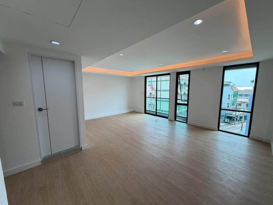 รูป 🏠 ขายบ้าน : ทาวน์โฮม 4.5 ชั้นพร้อมลิฟต์ - สุขุมวิท101   รหัสทรัพย์ | 📌LNP-H953 - รูปที่ 48/50