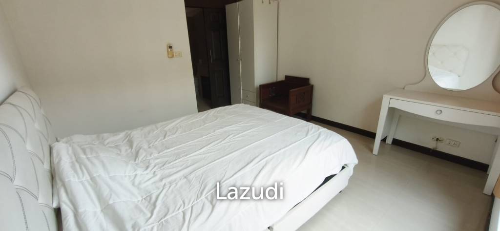 picture 3-Storey Townhouse for Sale on Pratumnak Hill, Pattaya - 16/28