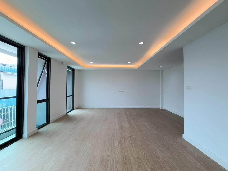 รูป 🏠 ขายบ้าน : ทาวน์โฮม 4.5 ชั้นพร้อมลิฟต์ - สุขุมวิท101   รหัสทรัพย์ | 📌LNP-H953 - รูปที่ 30/50