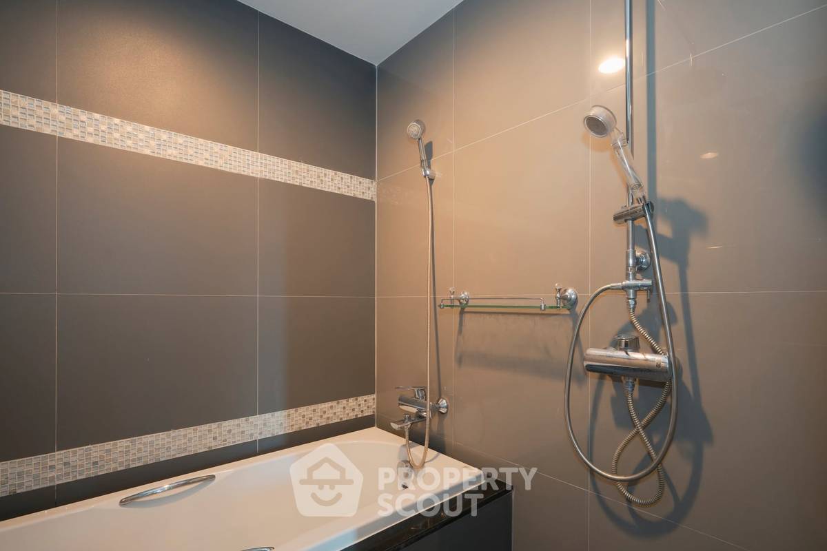 picture 1-BR 45 Sqm, 16th-Floor At The Crest Sukhumvit 34 Near BTS Thong Lor (200m) (ID 3032996) - 5/10