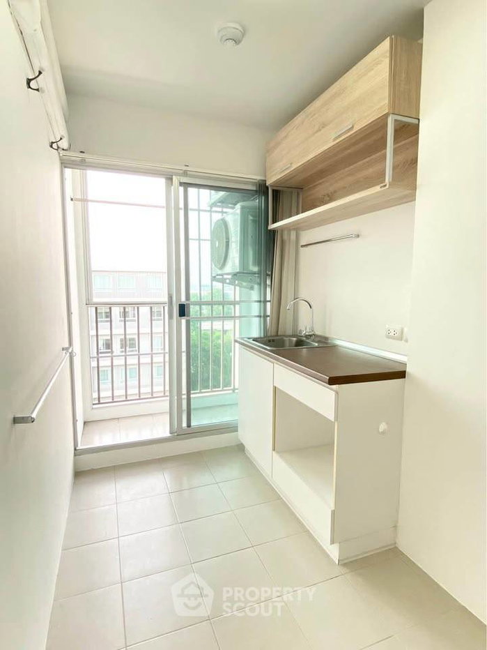 picture Well-Priced 1-BR 32 Sqm At Condo U Ratchayotin,  BTS Sena Nikhom (ID 2182363) - 6/9
