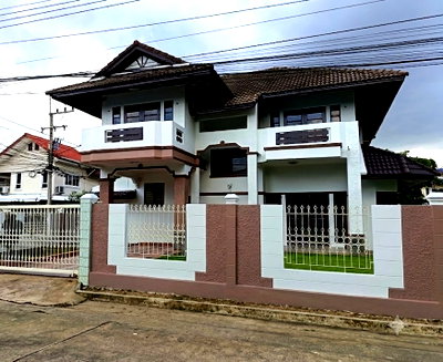 บ้านเดี่ยว ถนนพุทธมณฑล สาย 4 : ขาย บ้านเดี่ยวห้องมุม หมู่บ้านปรีชา 2 ชั้น ขนาดเนื้อที่ดิน 90 ตารางวา 