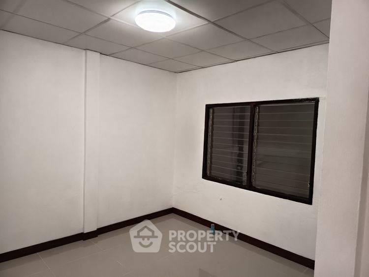 picture Pet-Friendly 3-Bed Townhouse 200 Sqm, Baan Warocha Project 4 (ID 2524213) - 4/16