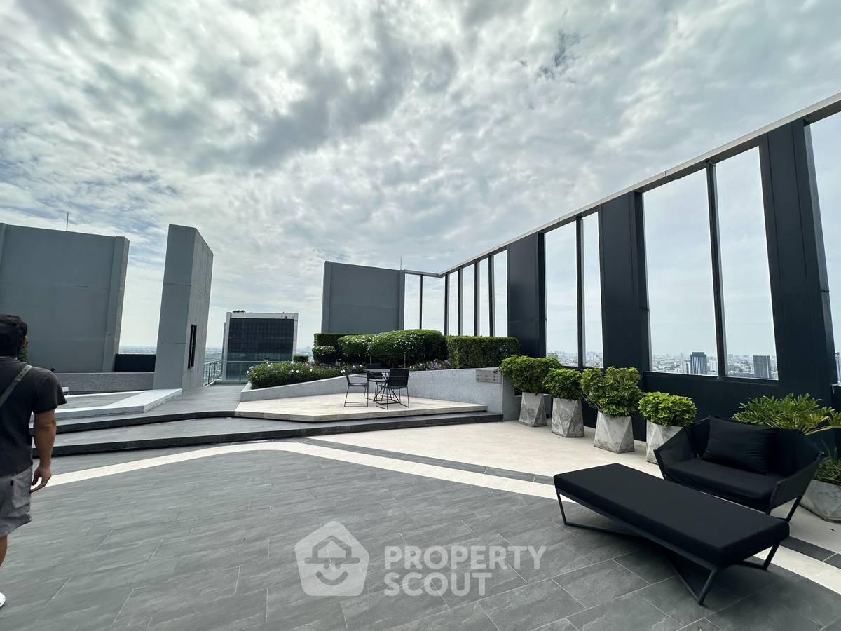 picture High-Floor 1-BR 32 Sqm At Knightsbridge Prime Ratchayothin, BTS Ratchayothin (ID 1207147) - 12/12