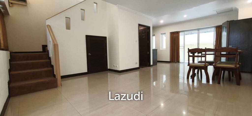 picture 3-Storey Townhouse for Sale on Pratumnak Hill, Pattaya - 3/28