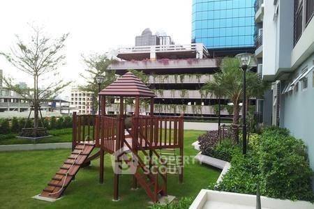 picture 2-BR Condo At Supalai Park Ekamai - Thonglor, 39th Floor Near ARL Ramkhamhaeng (ID 373441) - 22/25