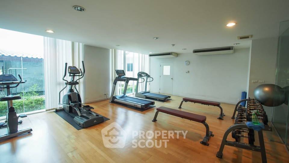 picture 4-BR 205 Sqm Condo At The Fine @ River, BTS Saphan Taksin (ID 3151343) - 16/20