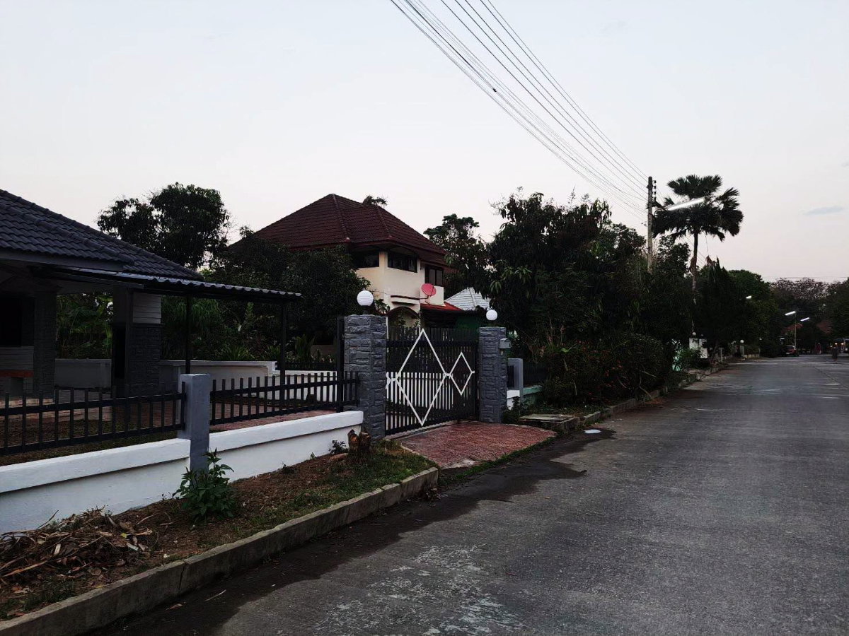 รูป 🏡 ขายด่วน! บ้านเดี่ยวชั้นเดียว รีโนเวทใหม่ พร้อมที่ดิน หมู่บ้านนพเก้า สันป่าเปา 📞 063-6649056 - รูปที่ 26/29