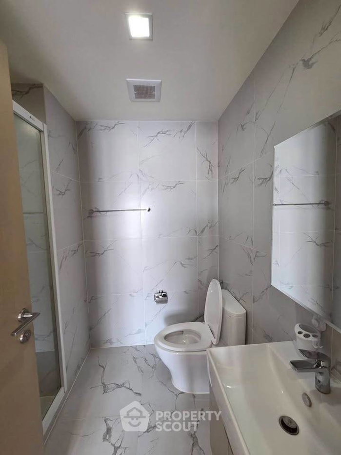 picture 1-BR 33 Sqm At Na Reva Charoennakhon, 8th Floor Near BTS Pho Nimit (ID 3148562) - 6/6