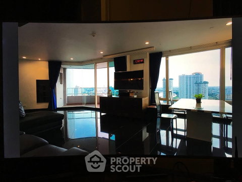 3-BR 167 Sqm, 25th-Floor Condo For Sale Watermark Chaophraya near BTS Krung Thon Buri (ID 3149278)