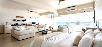 Condos for sale : Massive 92 Sq.m. Oceanfront Studio at Jomtien Plaza Condotel