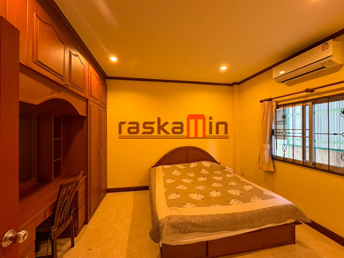 picture Baan Chalita – 3 Bedroom Single House for Rent, Ready to Move In - 16/17