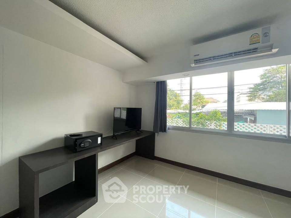 picture Pet-Friendly 2-BR 85 Sqm Condo At Waterford Sukhumvit 50, BTS On Nut (ID 3148556) - 4/12