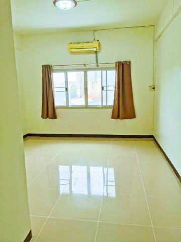 รูป ม.ศรีนครินทรวิโรฒ องครักษ์ 890ม. นครนายก อาคารพาณิชย์ให้เช่า 3 ชั้นครึ่ง 2 นอน 3 น้ำ 18 ตร.ว. 250 ตร.ม. ใกล้รพ.องครักษ์ 2.8 กม. - รูปที่ 4/8