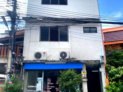 กิจการ บ้านข้างวัด : ขายหอพัก อาคารพาณิชย์ 3 ชั้น ทำเลดี หลังมหาวิทยาลัยเชียงใหม่ (ID:055BS)