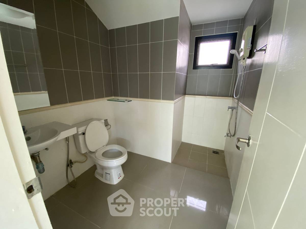 picture 3-BR House For Sale In Centro Ramindra 109, Bang Chan (ID 1529947) - 10/24