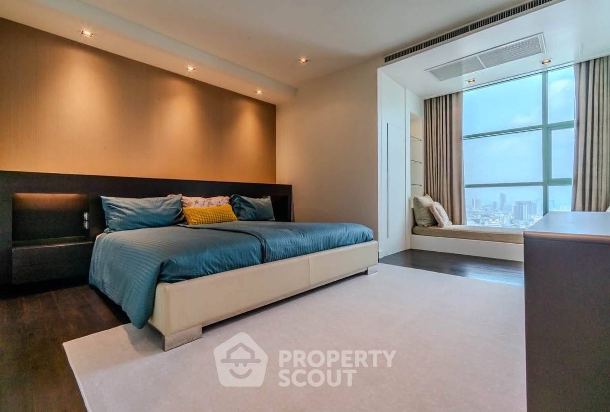 picture 5-BR 381 Sqm, 36th-Floor Condo at Chatrium Riverside, BTS Saphan Taksin (ID 3151374) - 11/17