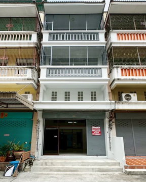อาคารพาณิชย์ห้องเปล่า ทำเลดี ถนนพระราม 2 ซอย 51 (ซอยวัดเลา)