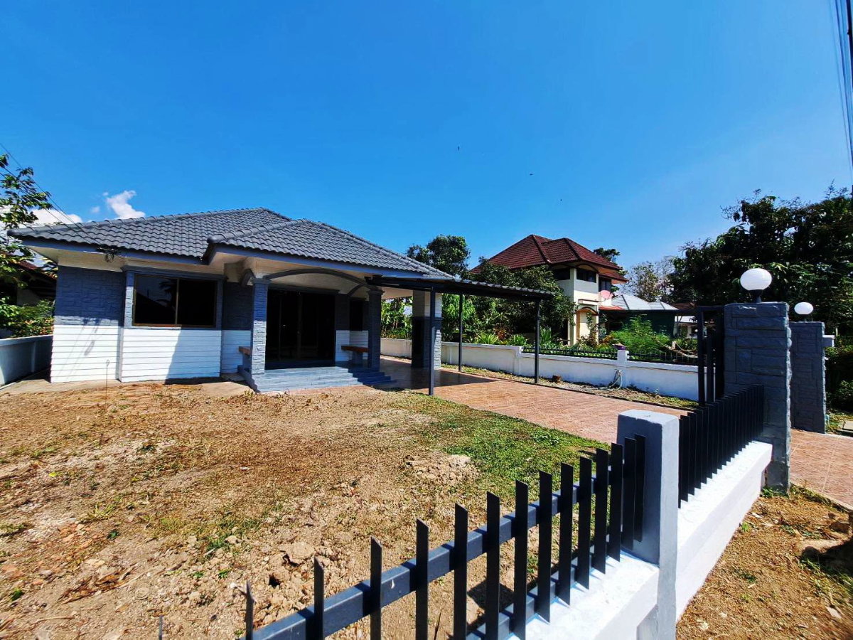 รูป 🏡 ขายด่วน! บ้านเดี่ยวชั้นเดียว รีโนเวทใหม่ พร้อมที่ดิน หมู่บ้านนพเก้า สันป่าเปา 📞 063-6649056 - รูปที่ 25/29