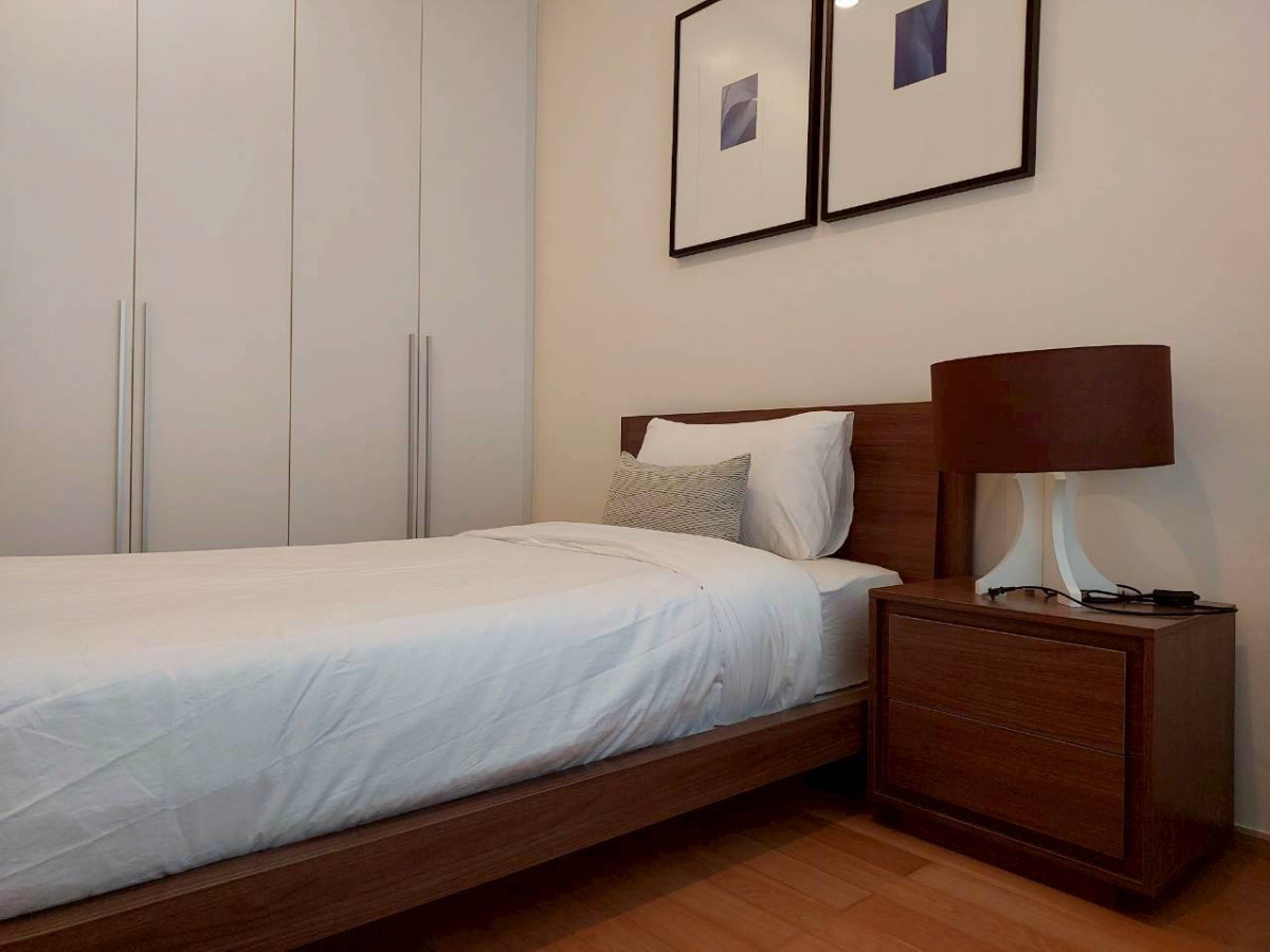 picture ðĻ PHROM PHONG PRIME DEAL: 39 BY SANSIRI â ONLY 17.5MB - 9/15