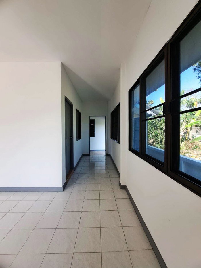 รูป 🏡 ขายด่วน! บ้านเดี่ยวชั้นเดียว รีโนเวทใหม่ พร้อมที่ดิน หมู่บ้านนพเก้า สันป่าเปา 📞 063-6649056 - รูปที่ 6/29