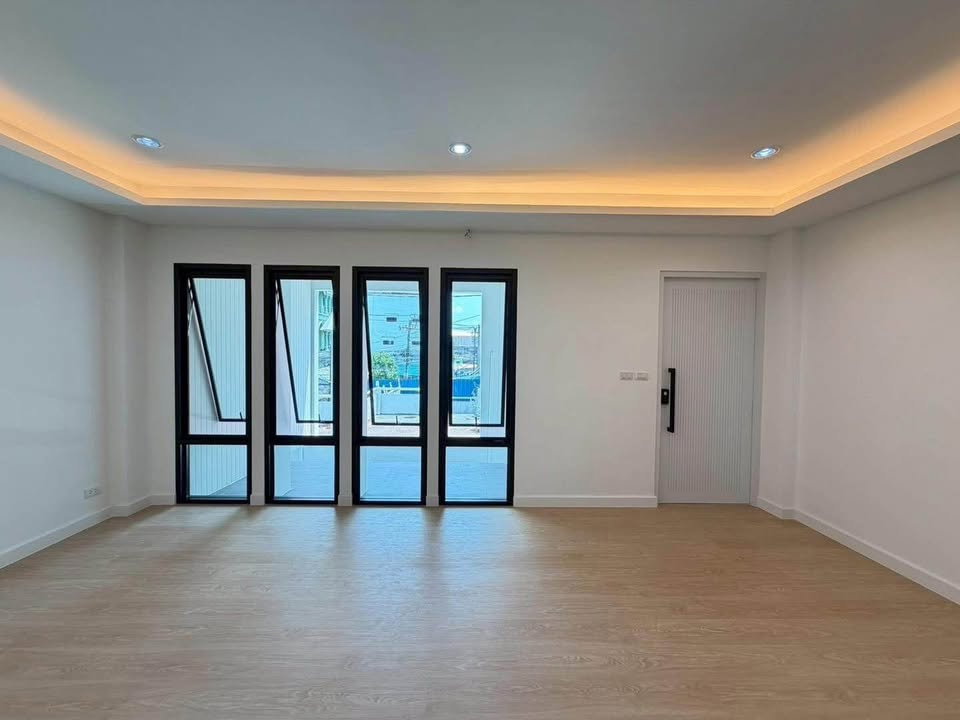 รูป 🏠 ขายบ้าน : ทาวน์โฮม 4.5 ชั้นพร้อมลิฟต์ - สุขุมวิท101   รหัสทรัพย์ | 📌LNP-H953 - รูปที่ 12/50