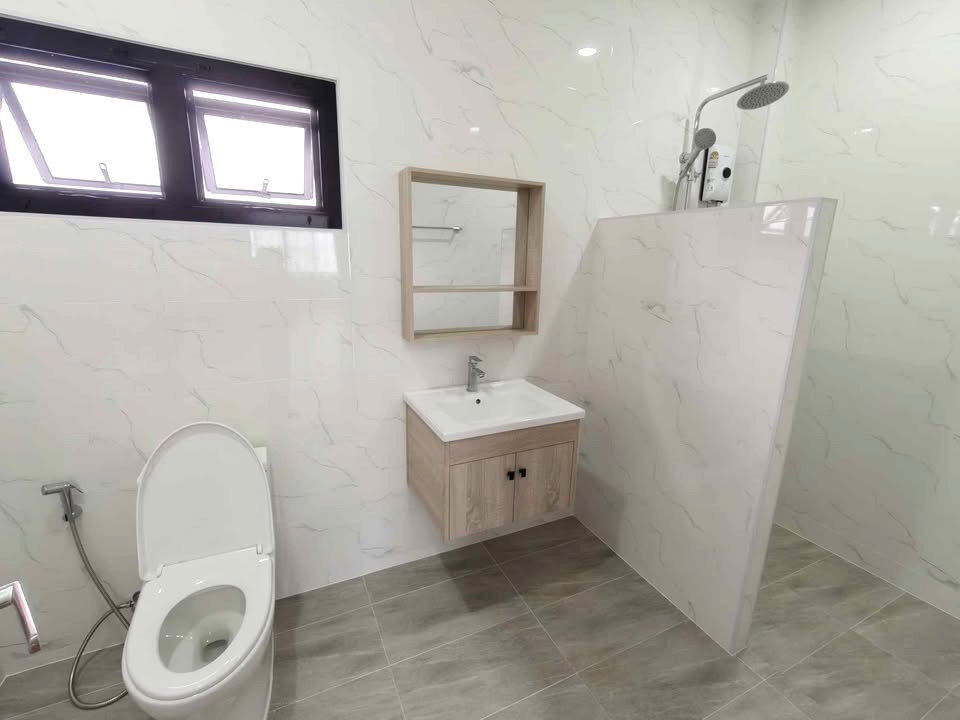 รูป 🏡✨ ให้เช่าบ้านเดี่ยว 2 ชั้น 4 ห้องนอน เลี้ยงสัตว์ตัวเล็กได้ เดินทางสะดวก ใกล้ 89 พลาซ่า เพียง 31,000 บาท/เดือน ✨🏡  #A6-H0414 - รูปที่ 10/15