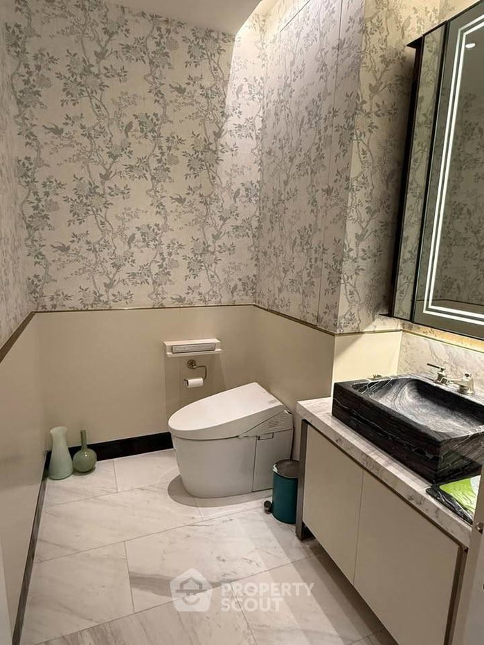 รูป คอนโด 2 ห้องนอน 112 ตร.ม. The Residences At Mandarin Oriental ใกล้ BTS สะพานตากสิน (ID 2810868) - รูปที่ 2/10